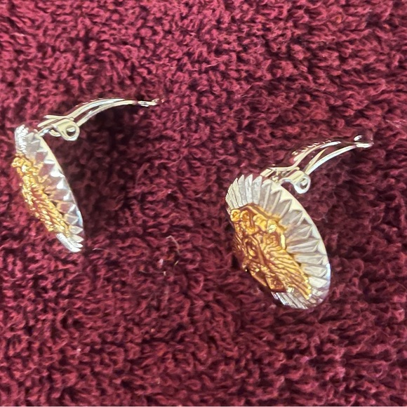 🚫SOLD🚫St. John Silver and Gold Eagle Clip Ons. - Picture 2 of 6